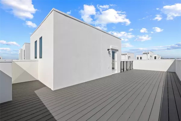 St Petersburg, FL 33705,307 15TH ST N