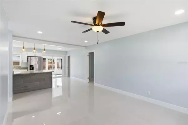 Tampa, FL 33613,112 FLORAL DR