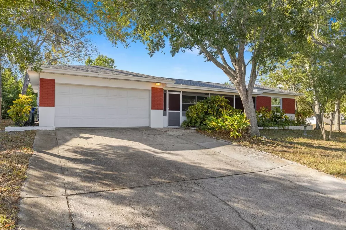 Dunedin, FL 34698,885 JAMES ST