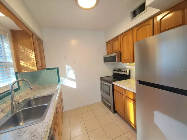 Dunedin, FL 34698,885 JAMES ST