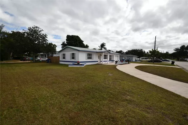 St Petersburg, FL 33713,2255 LESLEE LAKE DR N