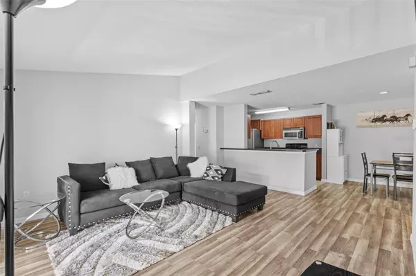 Tampa, FL 33647,9481 HIGHLAND OAK DR #305