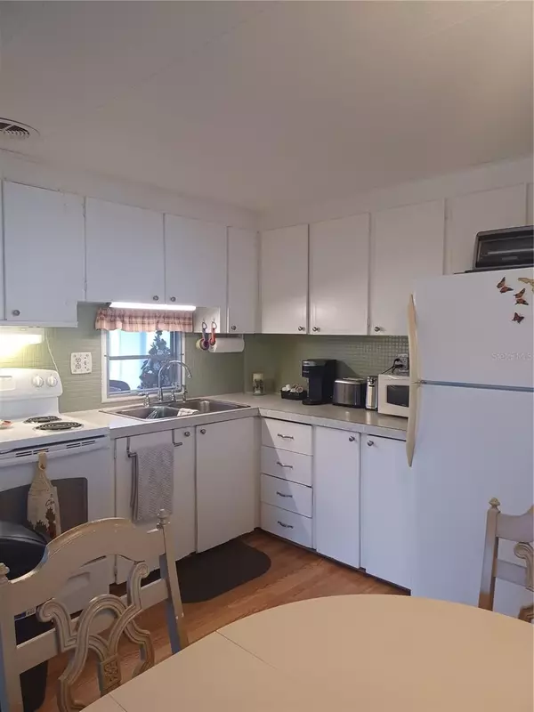 Zephyrhills, FL 33541,34632 SWEETPEA LN