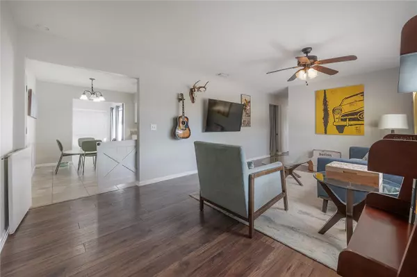 Tampa, FL 33618,2523 LAKE ELLEN CIR