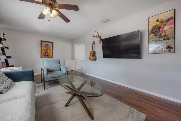 Tampa, FL 33618,2523 LAKE ELLEN CIR