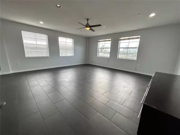 St Petersburg, FL 33701,1100 4TH ST N #301