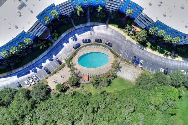 St Petersburg, FL 33712,3315 58TH AVE S #202