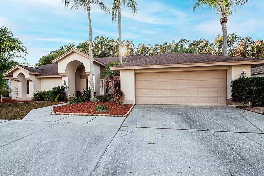 450 WATERFORD CIR E, Tarpon Springs, FL 34688