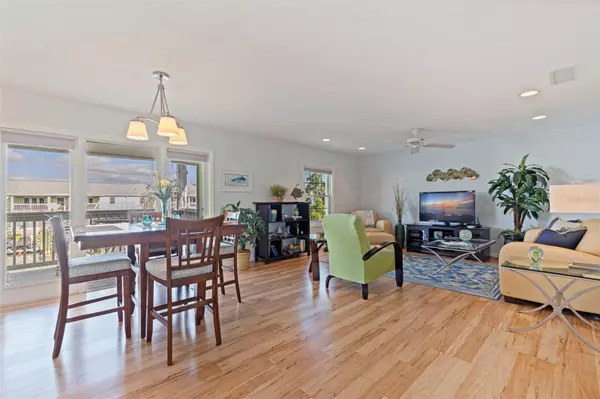 St Petersburg, FL 33705,5152 SALMON DR SE #D