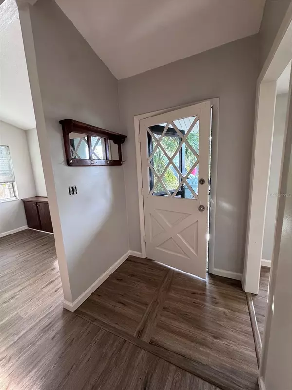 Largo, FL 33770,615 HERITAGE LN