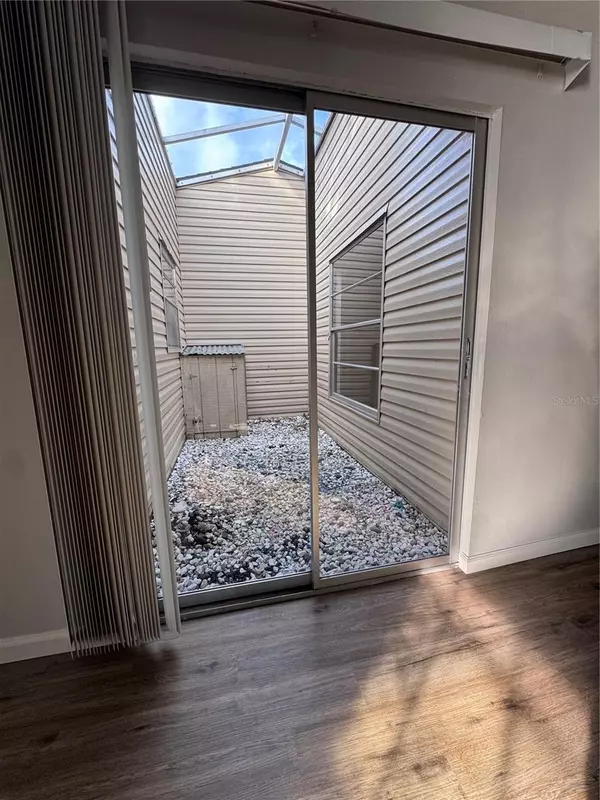 Largo, FL 33770,615 HERITAGE LN