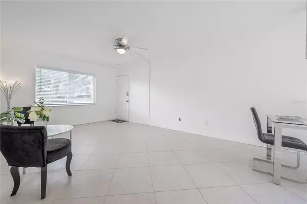 Tampa, FL 33609,3206 W AZEELE ST #129