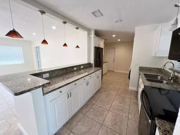 St Petersburg, FL 33710,5535 24TH AVE N