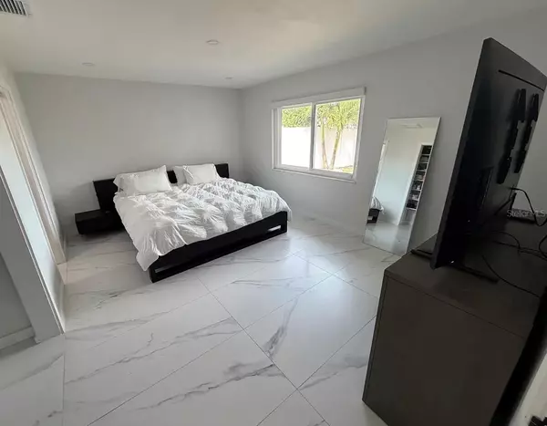 St Petersburg, FL 33703,1359 40TH AVE NE