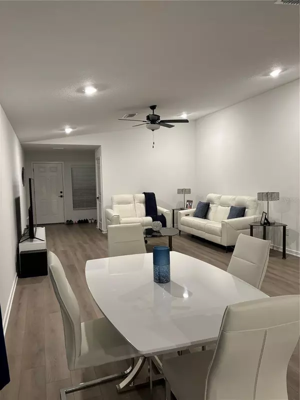 Tampa, FL 33619,5761 HELMSMAN CT