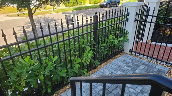 Tampa, FL 33606,113 BOSPHOROUS AVE #1