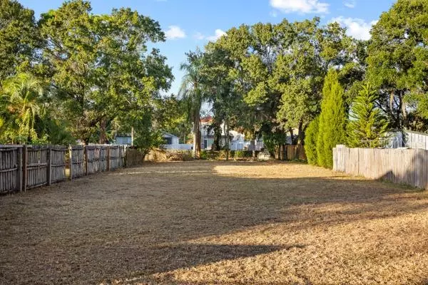 Tampa, FL 33615,8715 MAYFLOWER RD