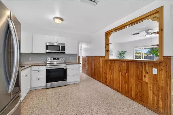 St Petersburg, FL 33709,7095 40TH AVE N