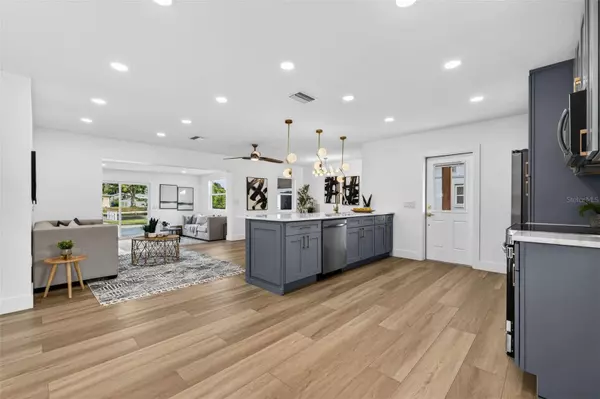 St Petersburg, FL 33703,4623 CARSON ST NE