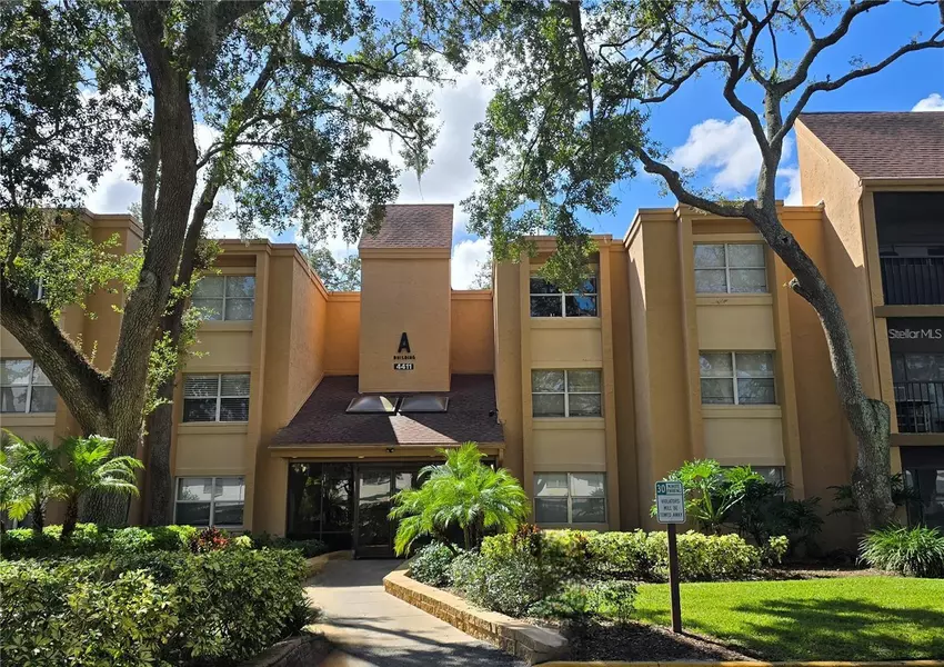 4411 SHADY TERRACE LN #302, Tampa, FL 33613