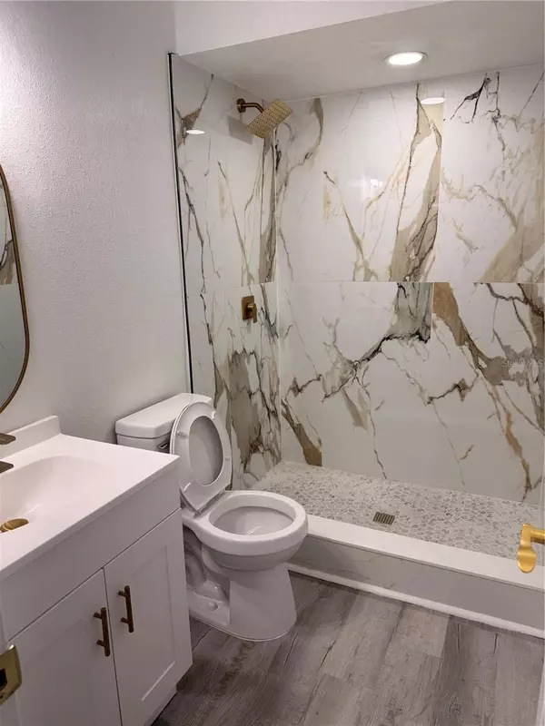 Tampa, FL 33624,10507 PARKCREST DR