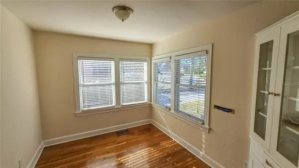 St Petersburg, FL 33701,860 16TH AVE S