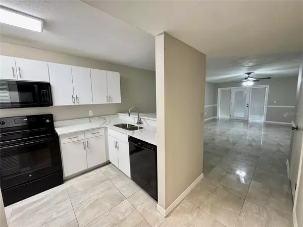 Tampa, FL 33618,14922 PAR CLUB CIR