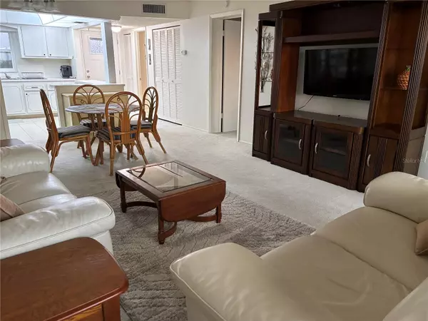 St Petersburg, FL 33708,4750 COVE CIR #904