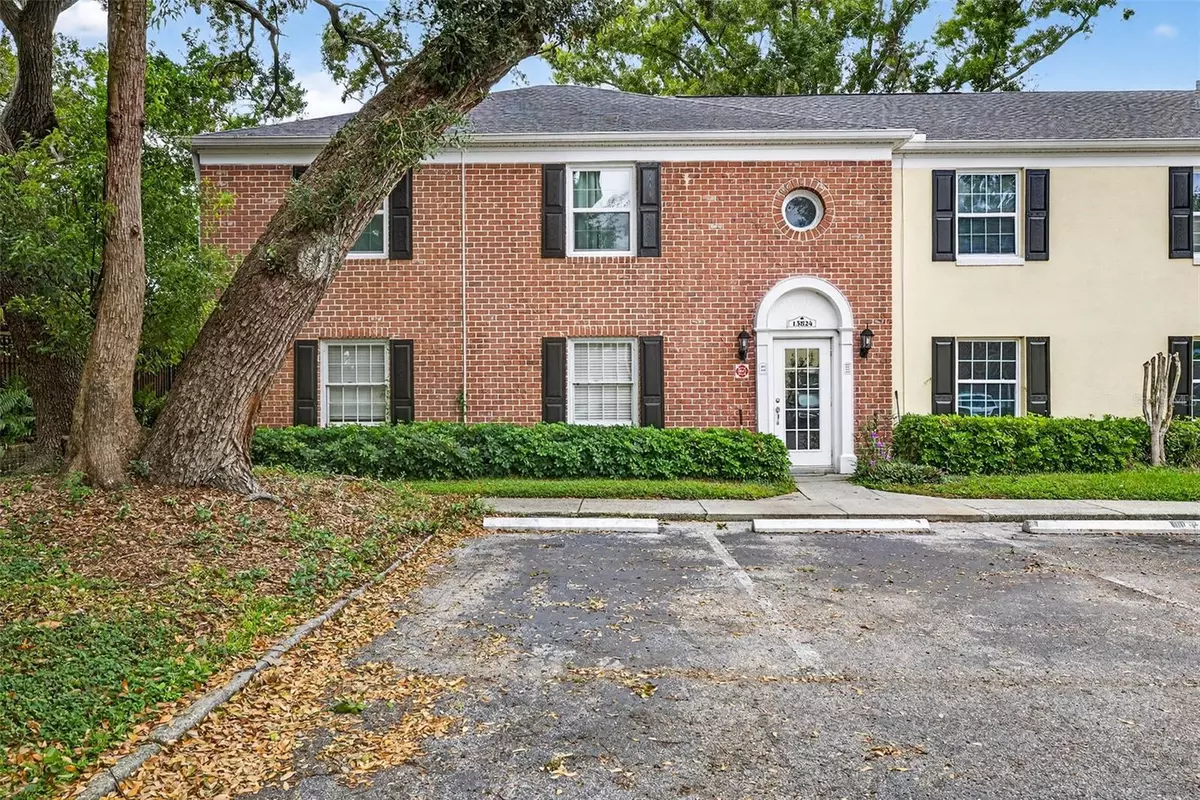Tampa, FL 33618,13824 ORANGE SUNSET #202