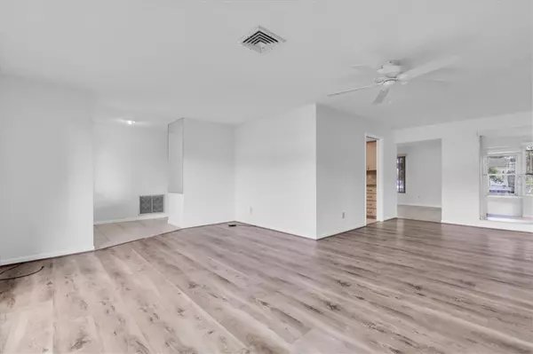 Seminole, FL 33772,6733 122ND ST