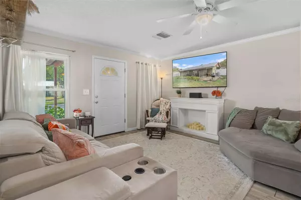 Seffner, FL 33584,113 CRANBROOKE DR