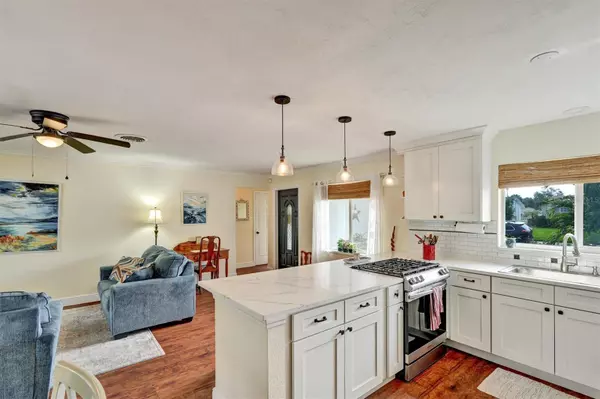 St Petersburg, FL 33702,279 79TH AVE N