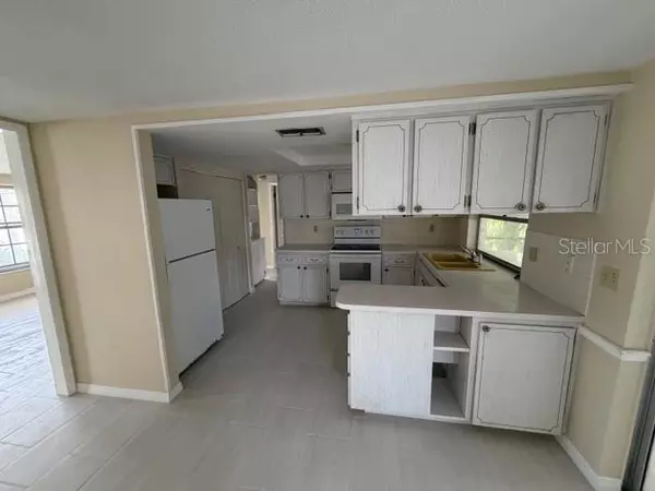 New Port Richey, FL 34653,7818 FOXWOOD DR