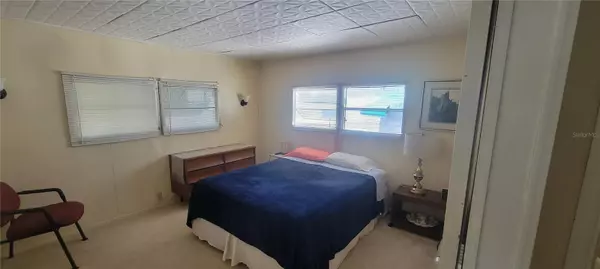 St Petersburg, FL 33709,4676 66TH LN N #20