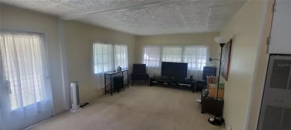 St Petersburg, FL 33709,4676 66TH LN N #20