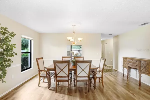 Sarasota, FL 34232,4742 OAK HILL DR #12