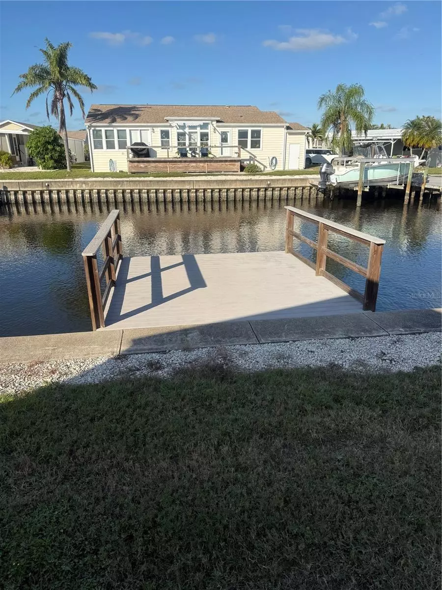 St Petersburg, FL 33702,203 MOUNT ISLE AVE NE #200