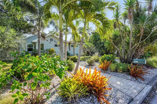 2714 52ND ST S, Gulfport, FL 33707