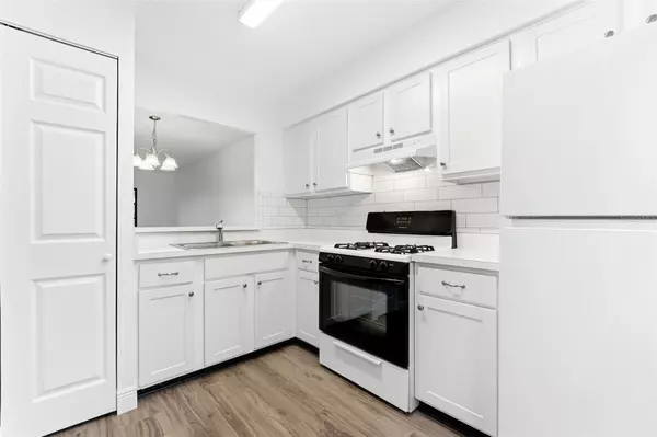 Clearwater, FL 33759,1471 MISSION DR E