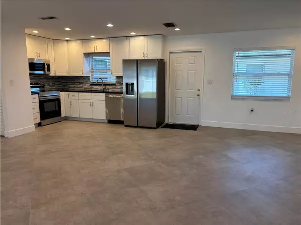 St Petersburg, FL 33712,5815 ERIN LN S #D