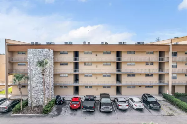 5820 N CHURCH AVE #239, Tampa, FL 33614