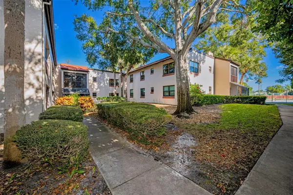 2971 ESTANCIA BLVD #418, Clearwater, FL 33761