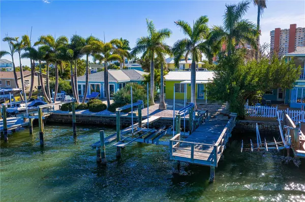 Redington Shores, FL 33708,318 182ND AVE E