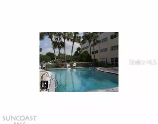 209 Lincoln CIR N #408, St Petersburg, FL 33702