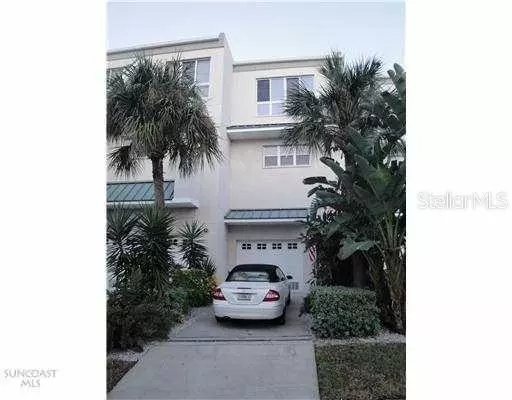 8573 Bay DR, Treasure Island, FL 33706