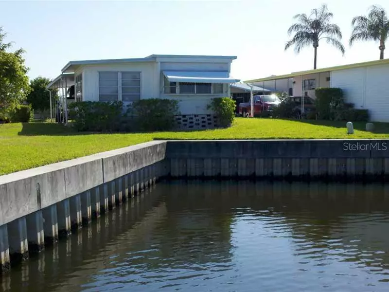 7250 MOUNT ARLINGTON DR NE, St Petersburg, FL 33702