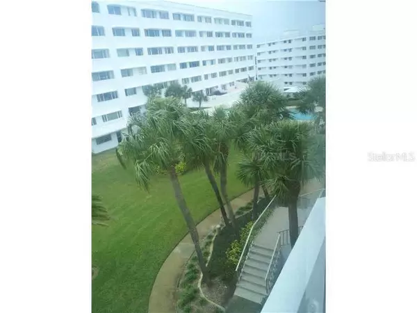 100 BLUFF VIEW DR #309B, Belleair Bluffs, FL 33770