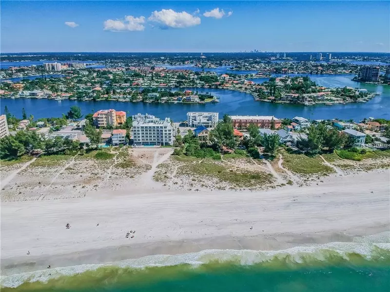 10116 GULF BLVD #202, Treasure Island, FL 33706