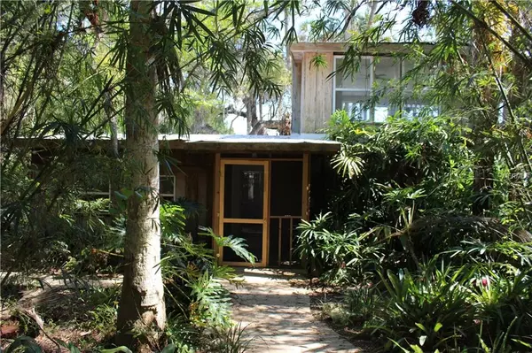 8110 MARYS FISH CAMP RD, Weeki Wachee, FL 34607