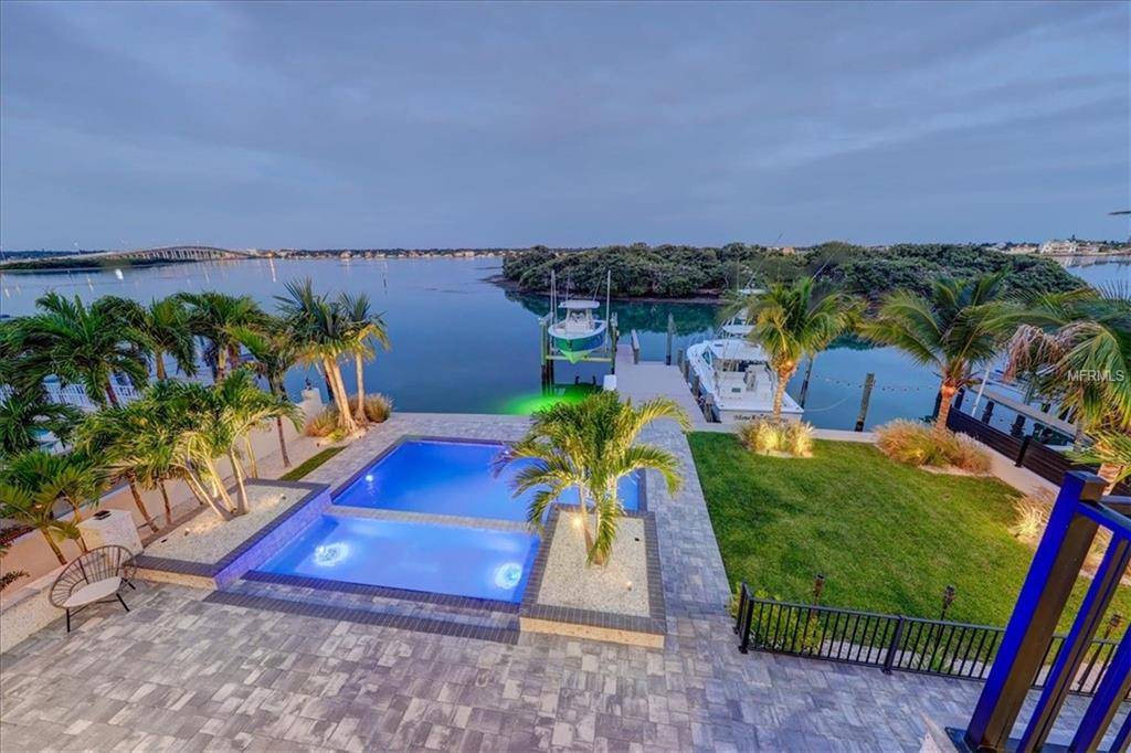 805 HARBOR DR, Belleair Beach, FL 33786